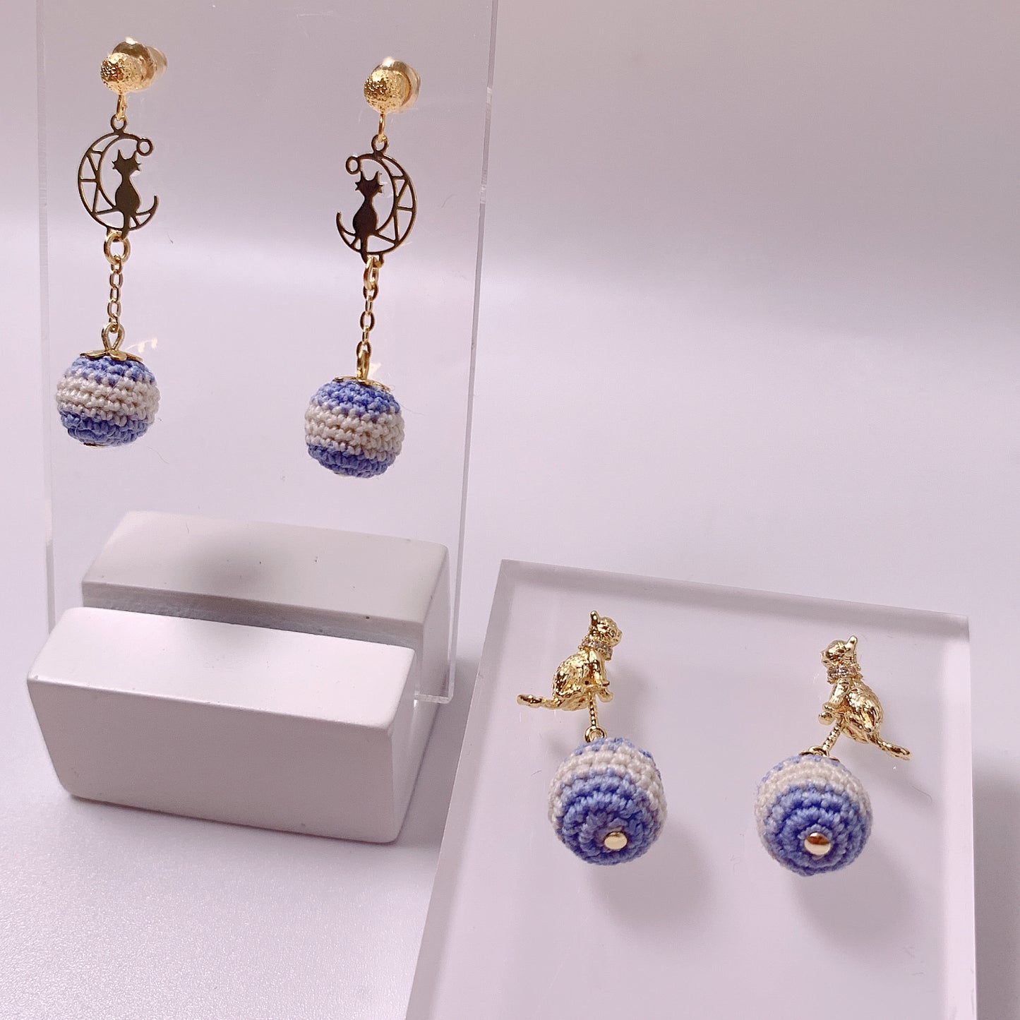 Catching Moment studs